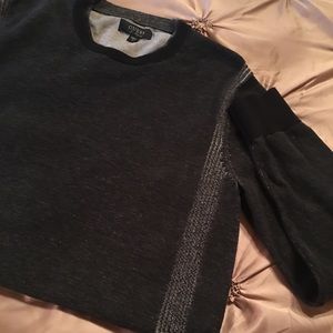 GUESS MENS BLACK WITH DETAIL GRAY TRIM SWEATER